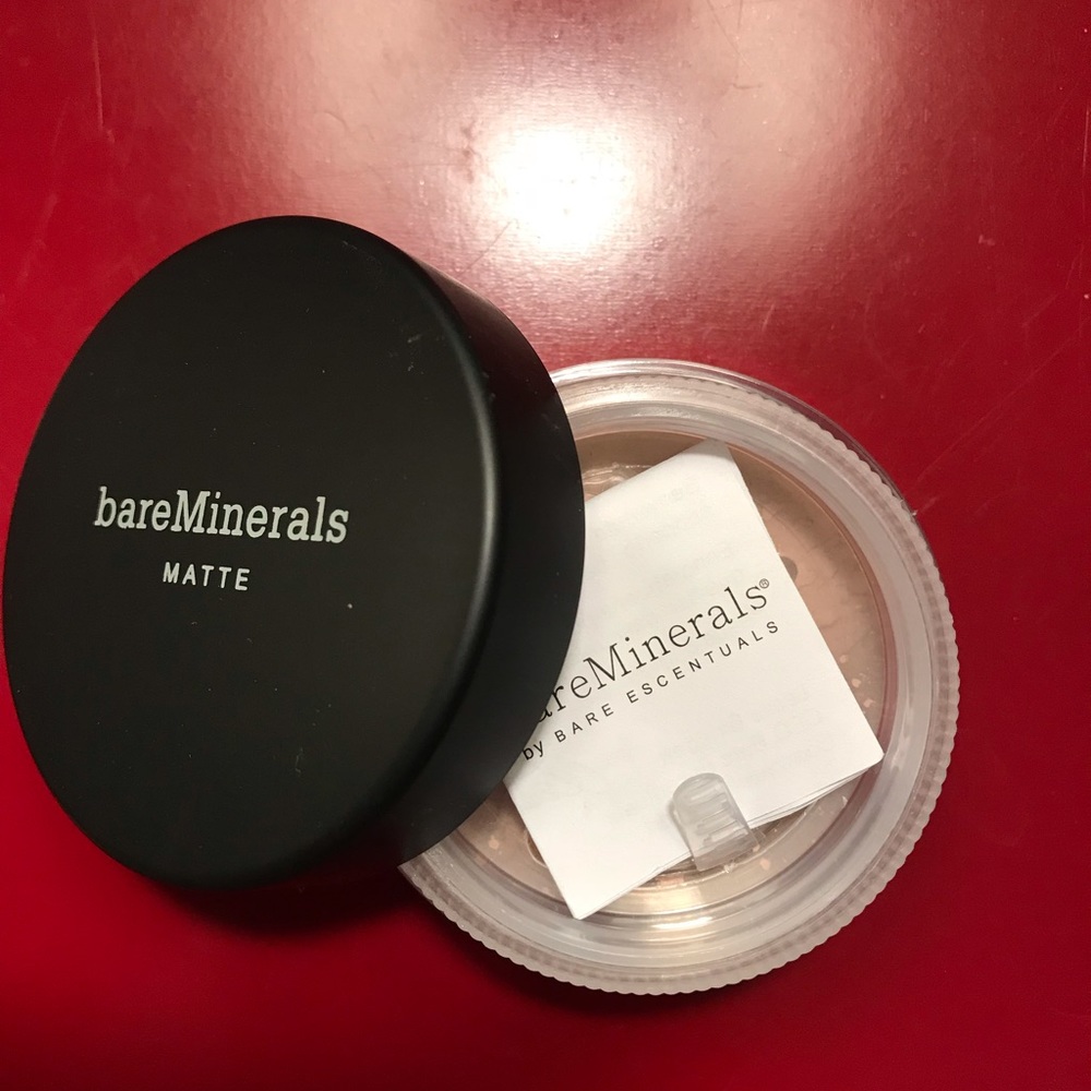 BareMinerals medium c25 NEW